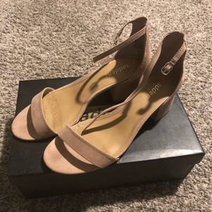 Steve Madden Nude Wedges Size 9